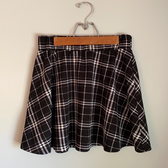 2/$10  Plaid Mini Skirt - Shein - Picture 1 of 5